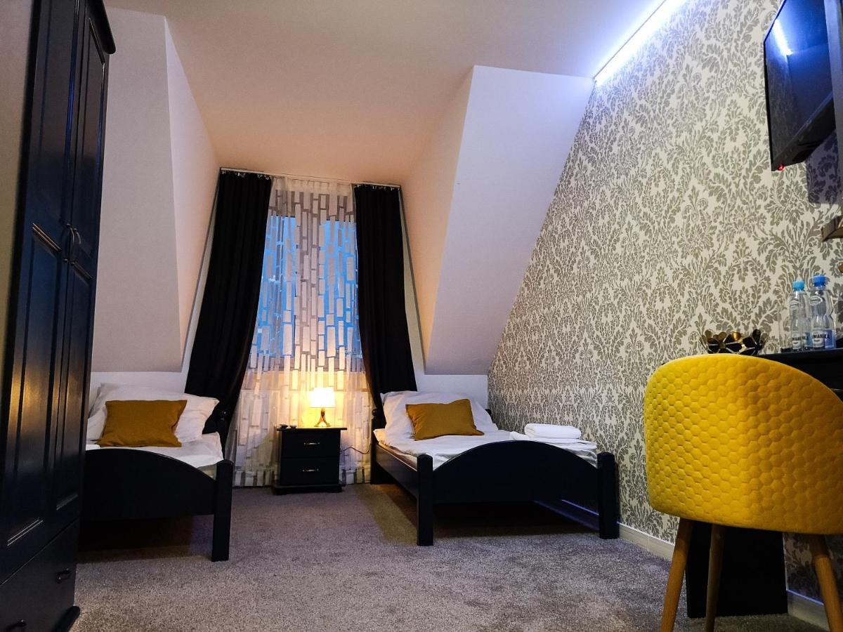 Hotel Tara Kielce Kültér fotó