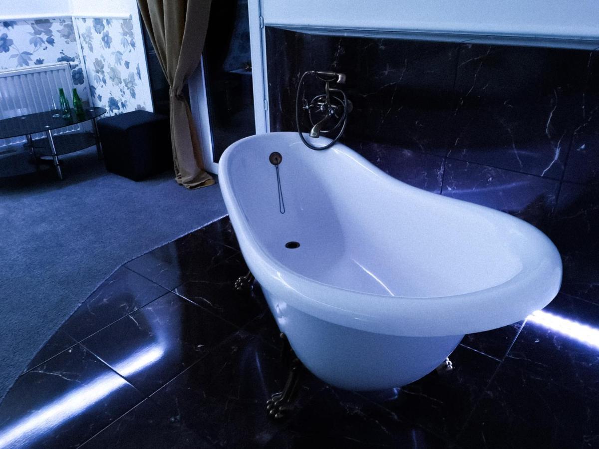 Hotel Tara Kielce Kültér fotó