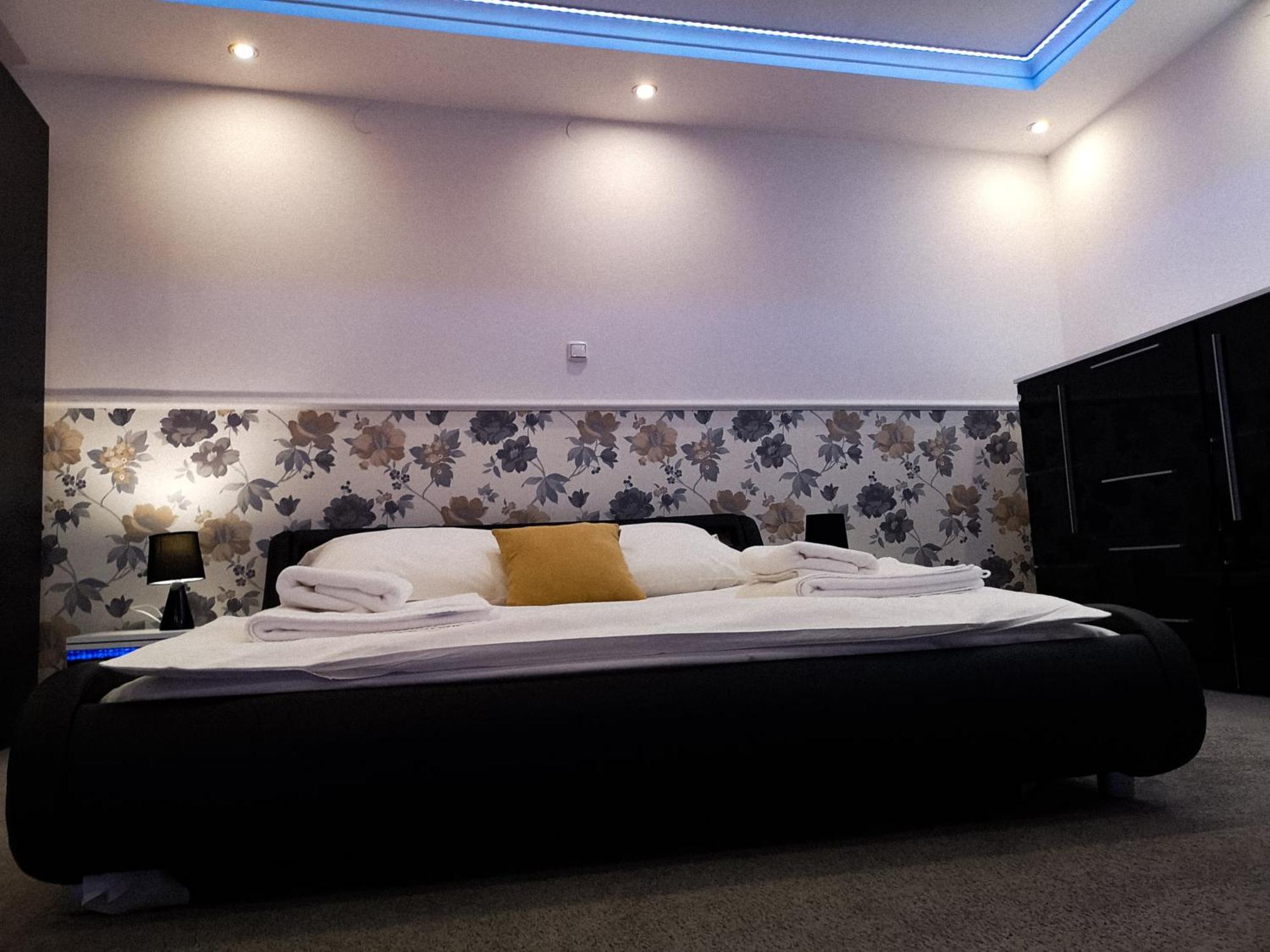 Hotel Tara Kielce Kültér fotó